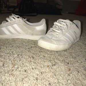 Adidas Gazelle Shoe (Size 7)